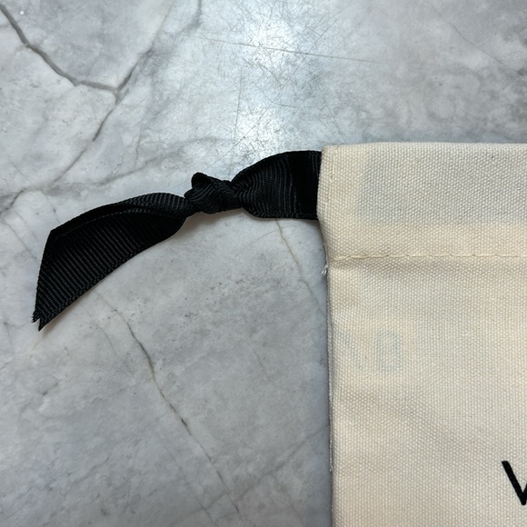 Victoria Beckham beauty pouches set of 6 - Picture 2 of 4